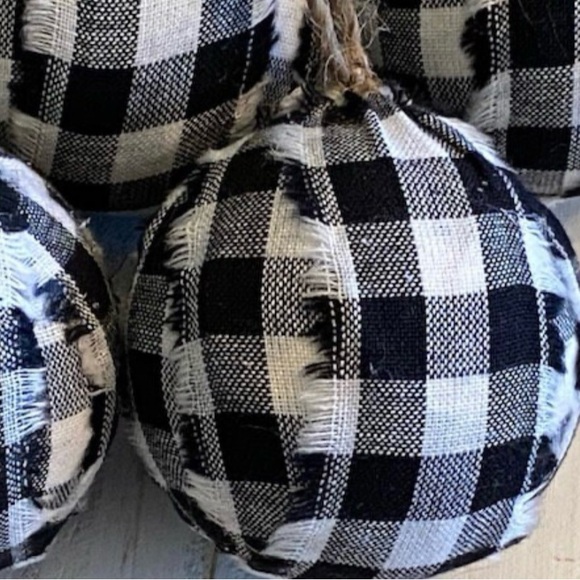 10 Primitive black Buffalo plaid RAG BALLS Christmas tree Ornaments Farmhouse - Picture 6 of 6